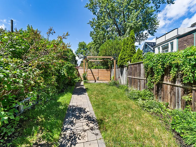 624 Pape Ave — Photo 34