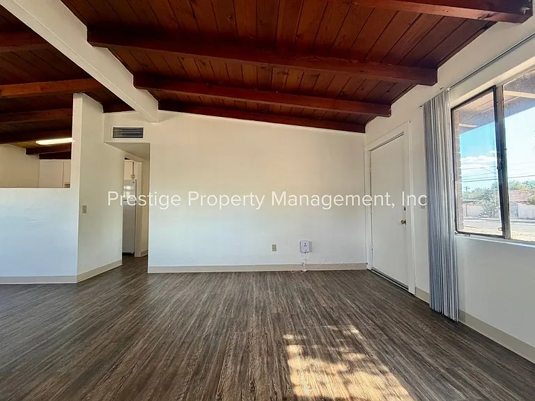 2834 N Richey Blvd — Photo 4