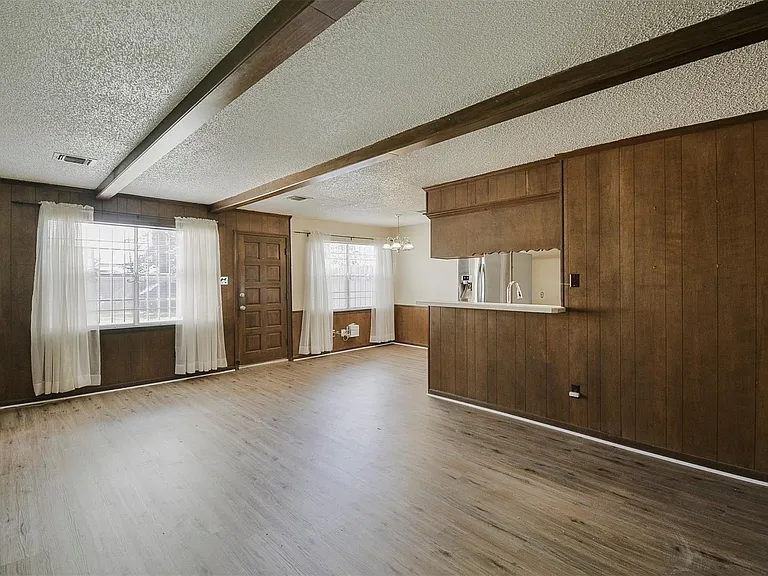 13915 Roundstone Ln — Photo 6