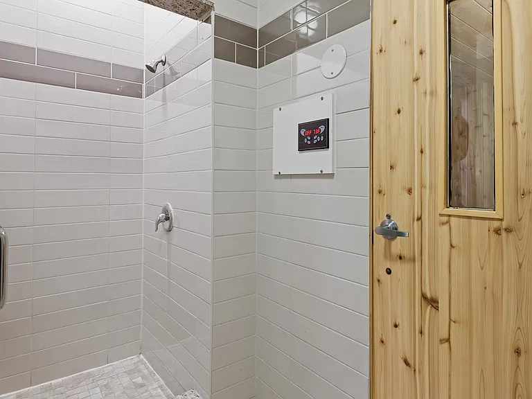 851 Richmond Rd — Photo 11