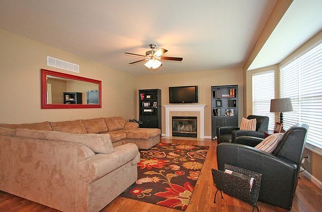 2nd image of 1464 Sunburst Dr