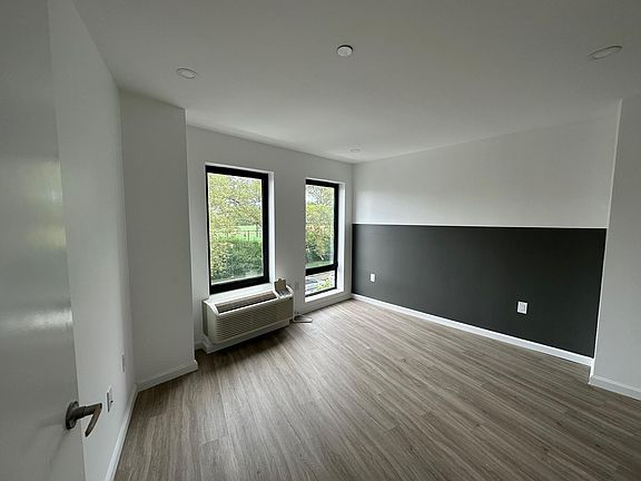 3rd image of 556 Market St #25E