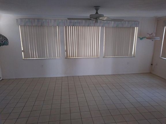 4th image of 253 NW Lincoln Cir N
