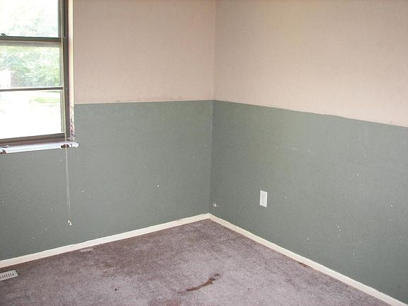 4th image of 4409 NW Wallingford Dr