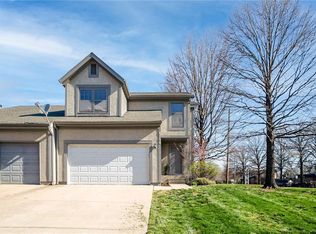 8700 W 121st Ter, Overland Park, KS 66213