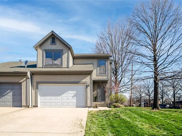 8700 W 121st Ter, Overland Park, KS 66213