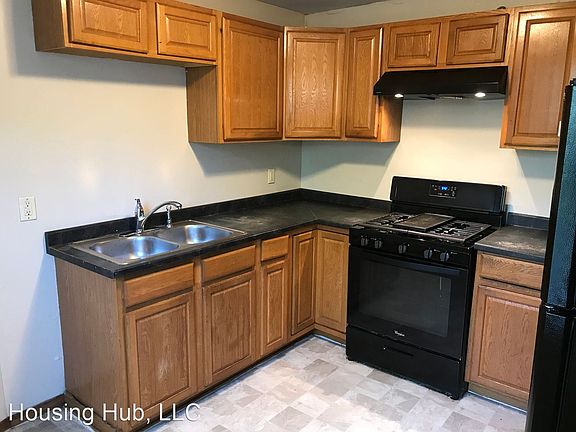 3rd image of 870 Westminster St #4