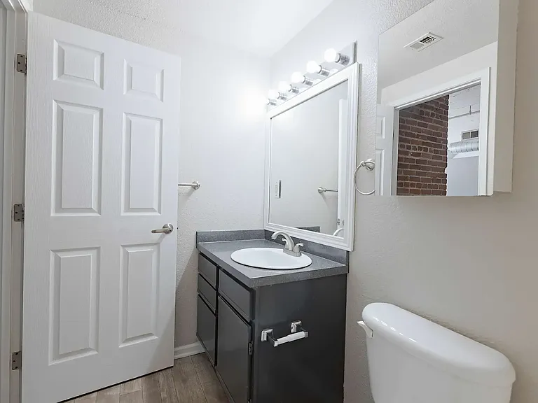 Park Lofts — Photo 15