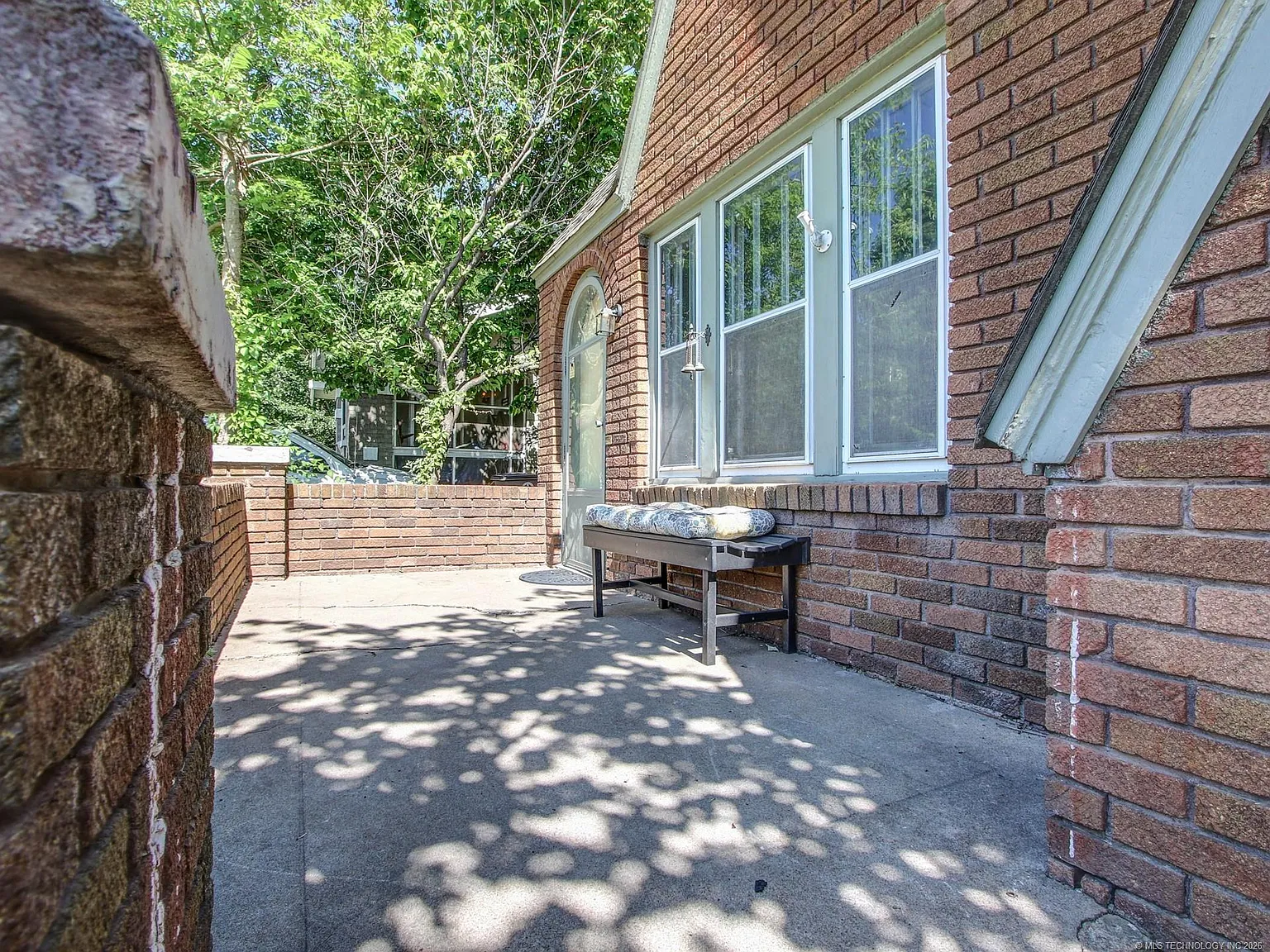 2 bed, 1302 sqft, $1,900 — Photo 3