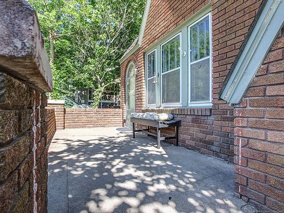 3rd image of 2037 E 13th St