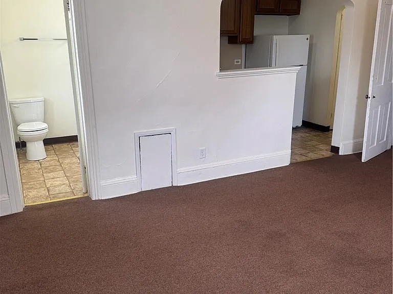 215 W Broad St #7 — Photo 9