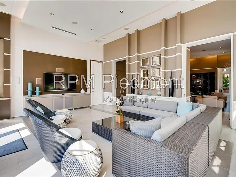 1820 Peachtree Rd #911 — Photo 47