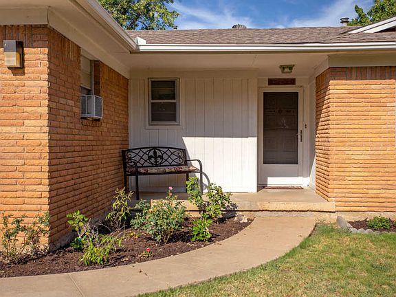 3rd image of 7609 Sombrero Dr