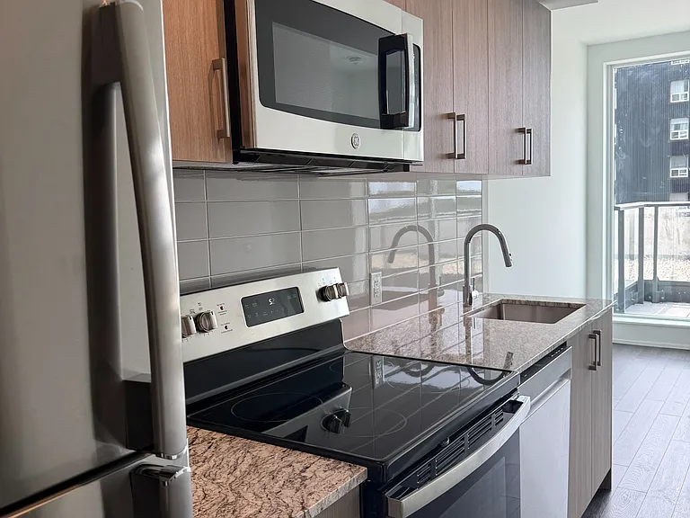 4010 Eglinton Ave W #713 — Photo 2