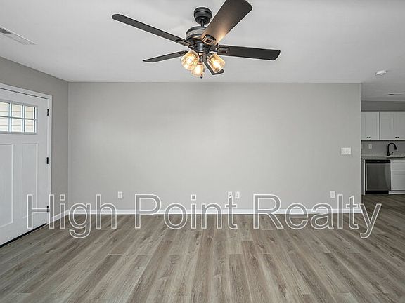 3rd image of 85 Smith Glen Dr