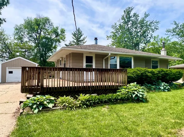 50 Bel Aire Dr, Waukee, IA 50263