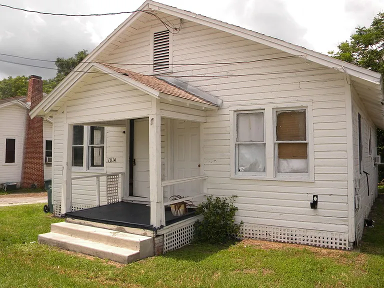 1016 NE 8th Ave — Photo 2