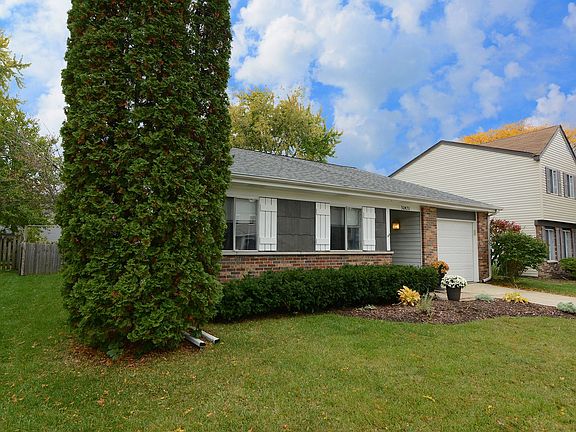 3rd image of 30W211 Cynthia Ct