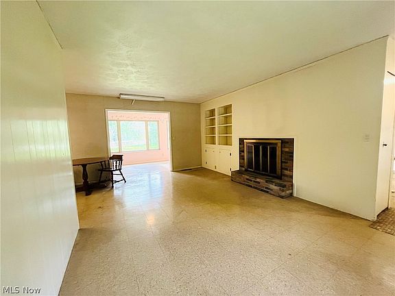 3rd image of 723 Trotter Ln