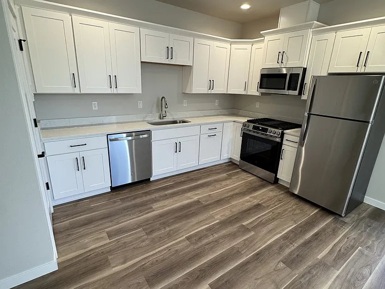 642 Parker Loop — Photo 3