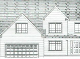 2 Pinecrest Dr, Castleton, NY 12033