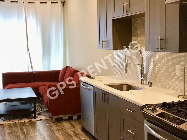 221 24th Ave E #D — Photo 7