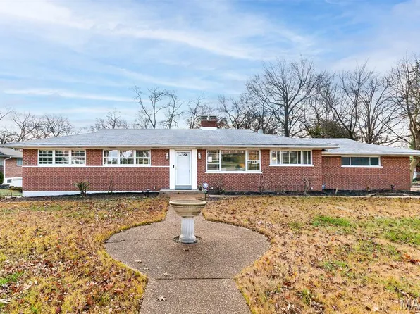 9738 Crestwick Dr, Saint Louis, MO 63128