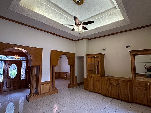 3rd image of 708 Bluebird Ave