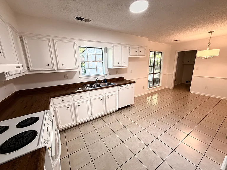 1887 River Glen Cv — Photo 14
