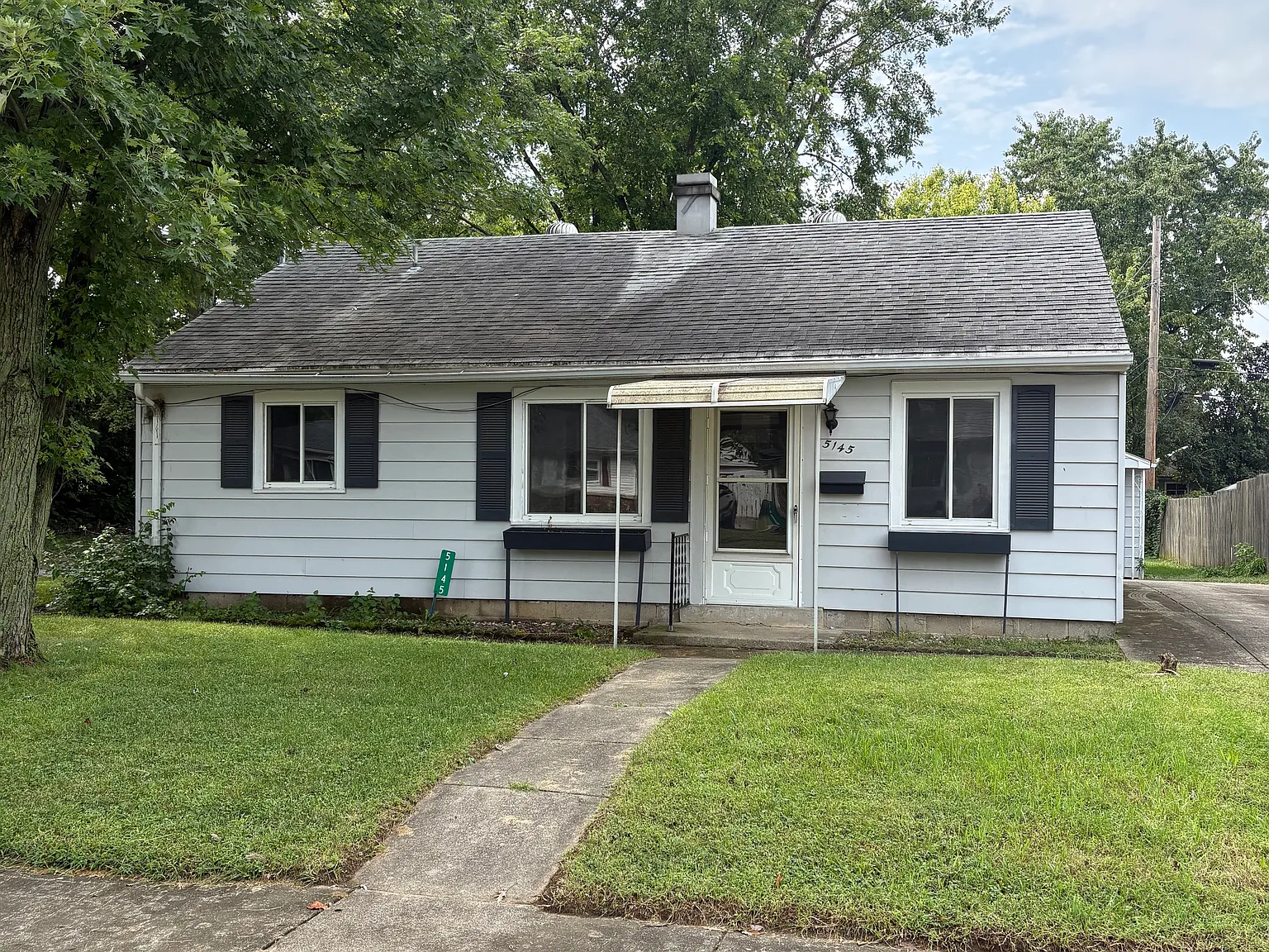 2 bed, 858 sqft, $1,300 — Photo 1