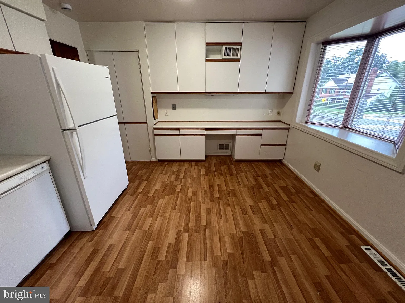 4 bed, 2.5 bath, 3010 sqft, $3,950 — Photo 3