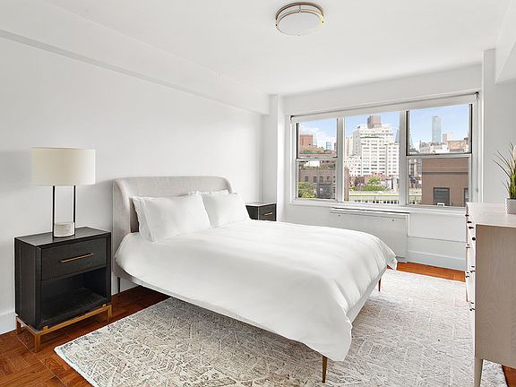 4th image of 33 Greenwich Ave APT 9H