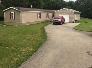 1120 Slippery Rock Rd, Grove City, PA 16127