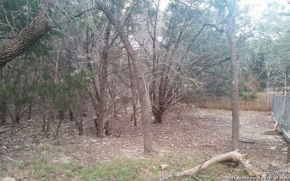 4th image of 1124 Eastview Dr