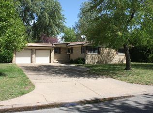 722 E Park Lane St, Derby, KS 67037