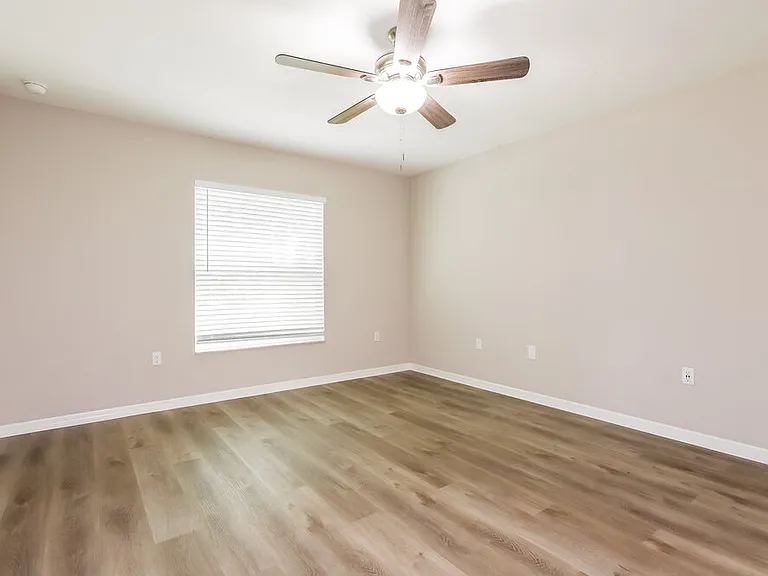 1873 Kingsmill Dr — Photo 11