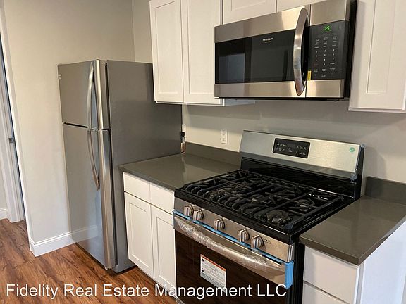 2nd image of 156 Washington St APT 3