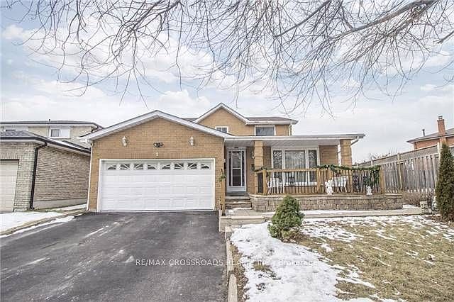 1st image of 2 Hampstead Ct