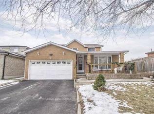 2 Hampstead Ct, Markham, ON L3R3S7