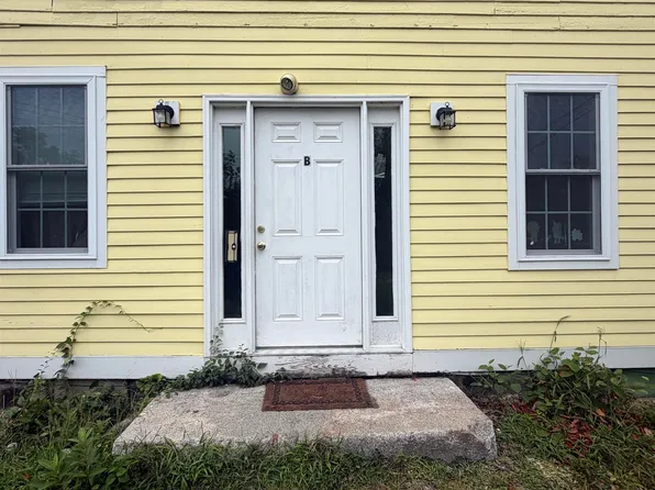 27 Ashuelot St #B, Winchester, NH 03470