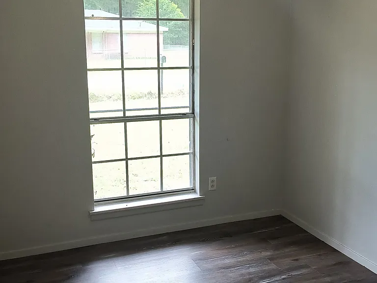 2203 Crestwood — Photo 8