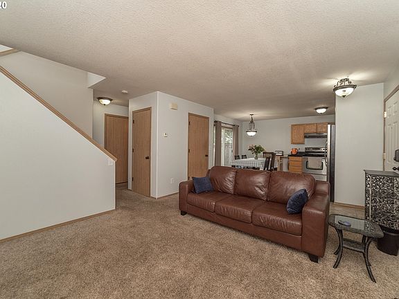 5th image of 4104 SE 187th Pl