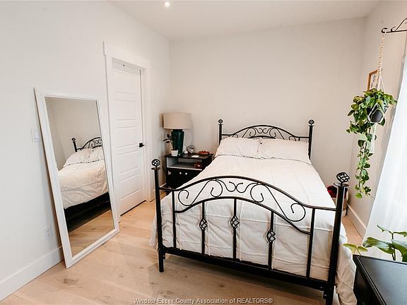 5th image of 788 Gladstone Ave #3