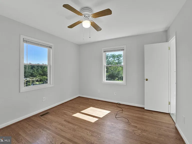 810 Wisteria Dr — Photo 11
