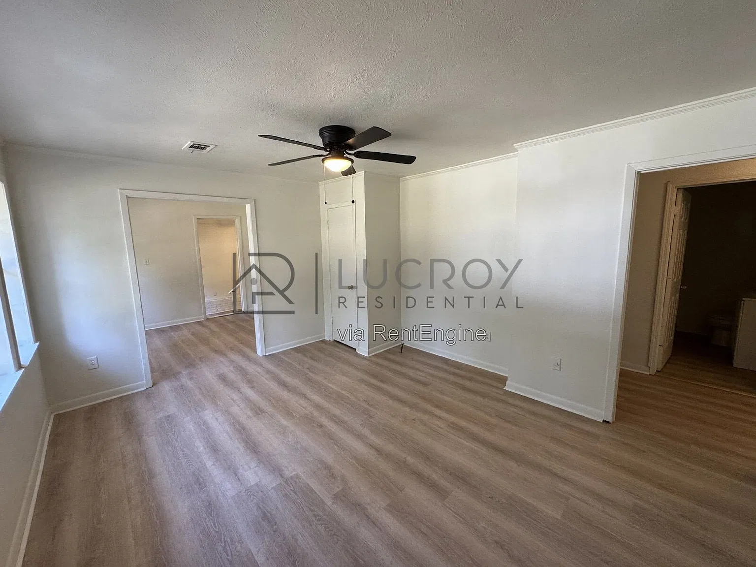 4 bed, 2.0 bath, 1400 sqft, $1,150 — Photo 2