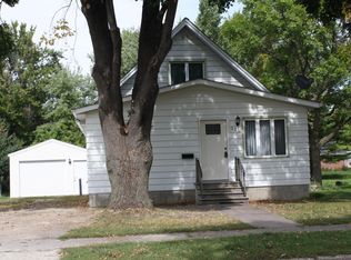 215 9th Ave SE, Waseca, MN 56093