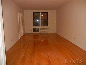 5th image of 665 Thwaites Pl APT 2O