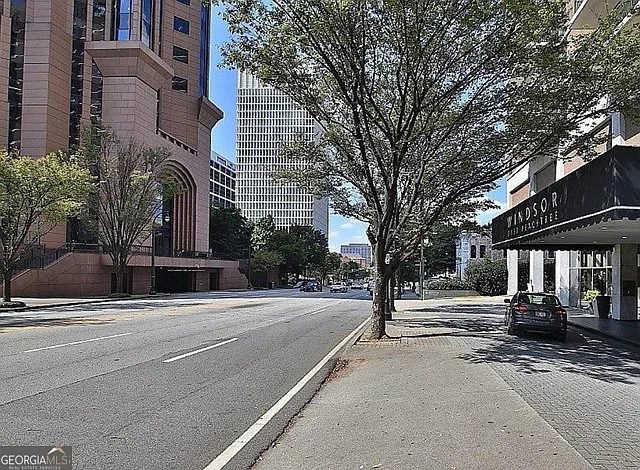 2 bed, 1.0 bath, 992 sqft, $2,000 — Photo 2