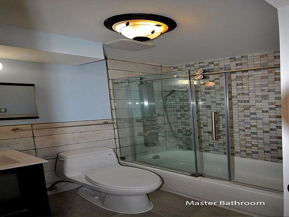4th image of 62A Bainbridge St #2