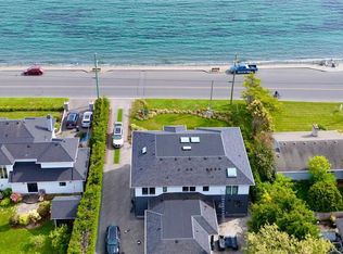 418 Beach Dr, Oak Bay, BC V8S 2M4